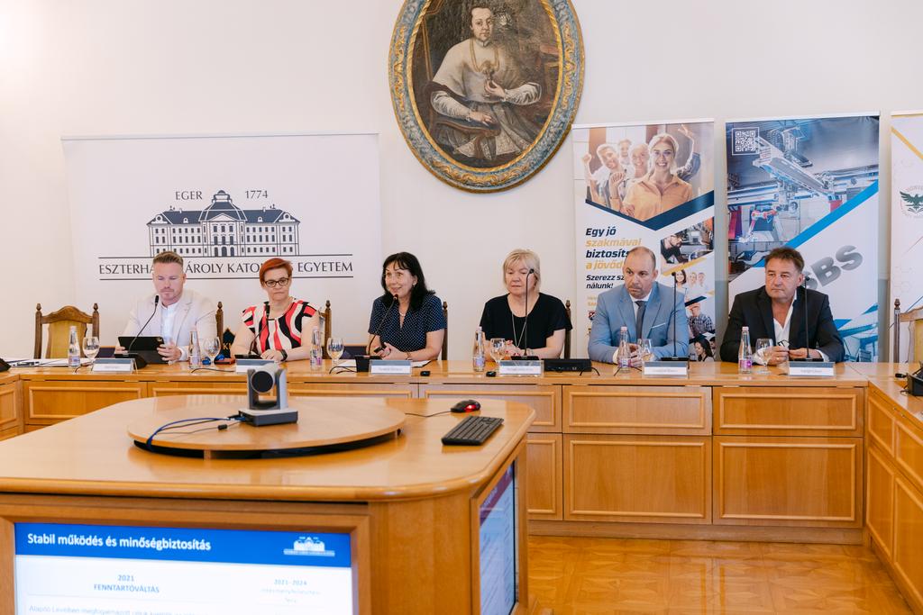 EKKE sajtótájékoztató
