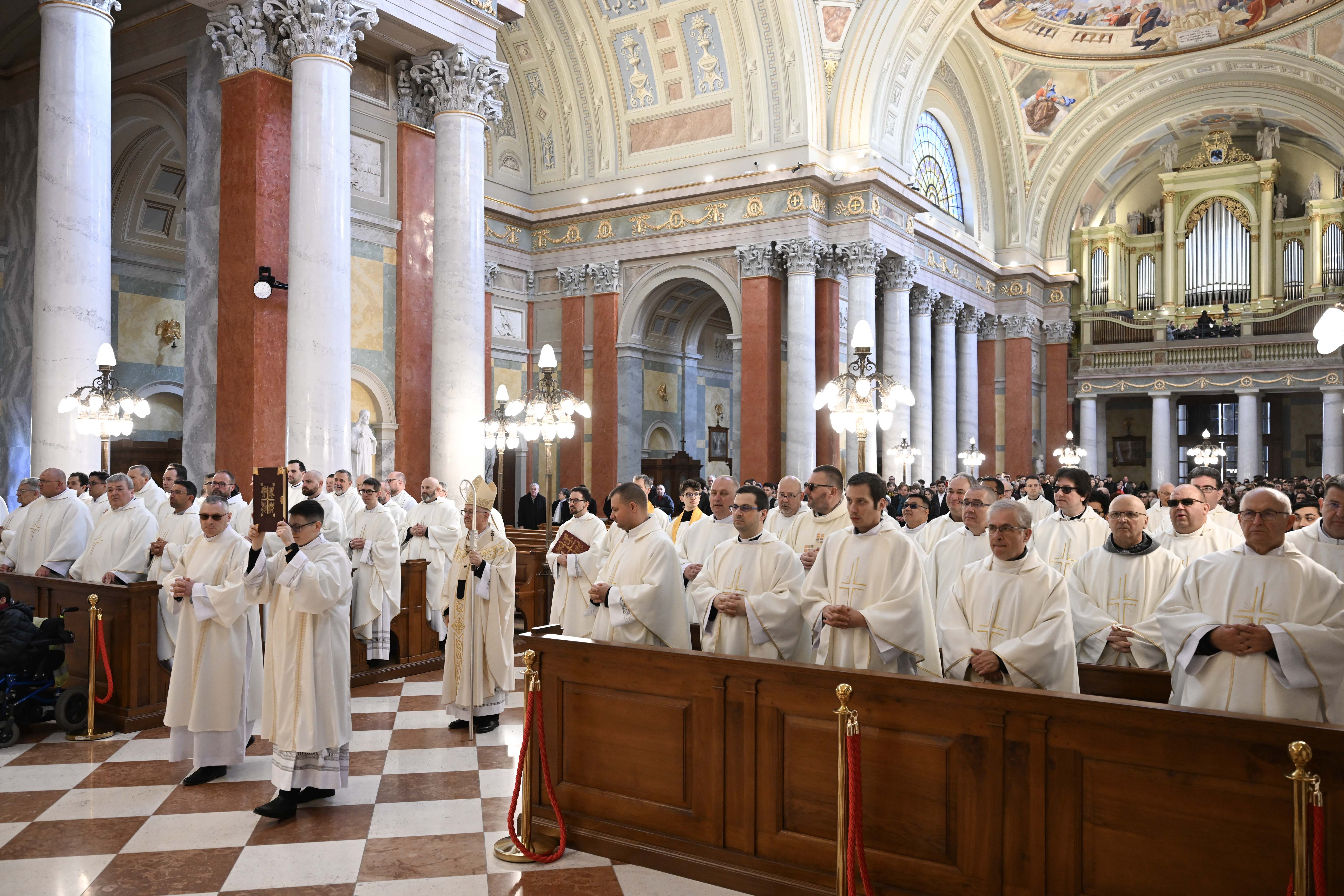DSC_7323_Érseki Krizmaszentelési szentmise 2026
